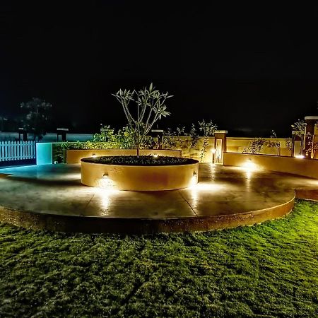 Villa At Lonavala - Saga Montana Bagian luar foto