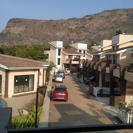Villa At Lonavala - Saga Montana Bagian luar foto