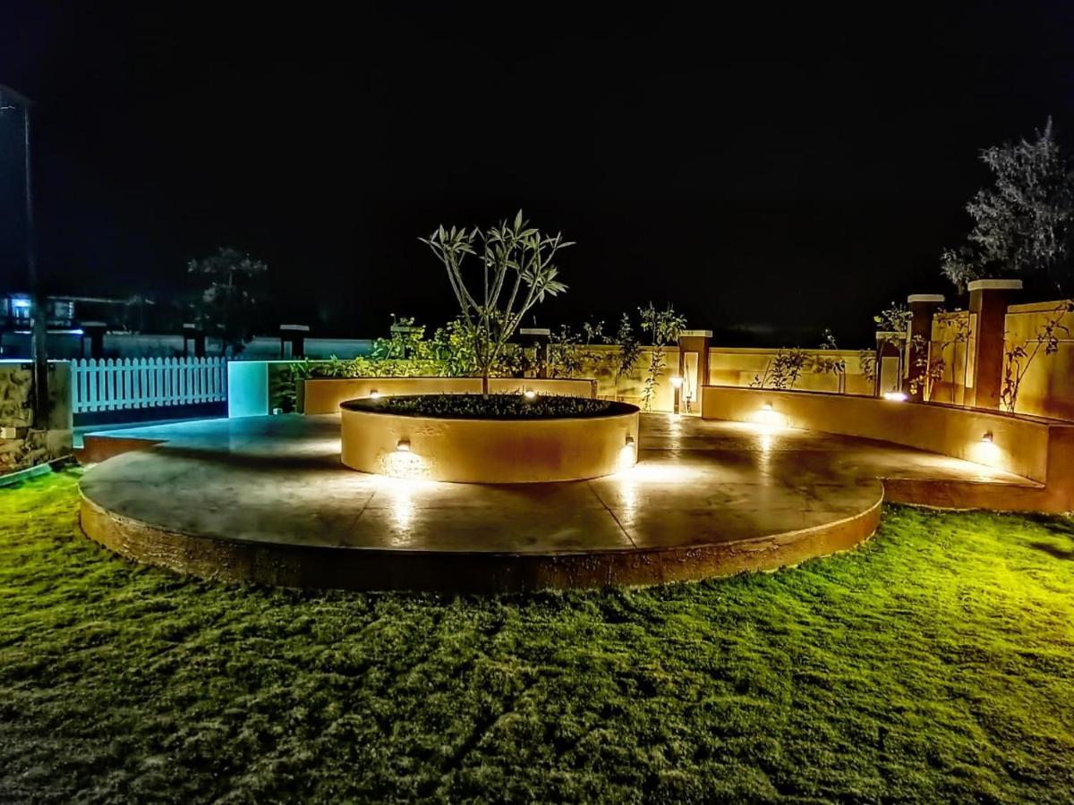 Villa At Lonavala - Saga Montana Bagian luar foto