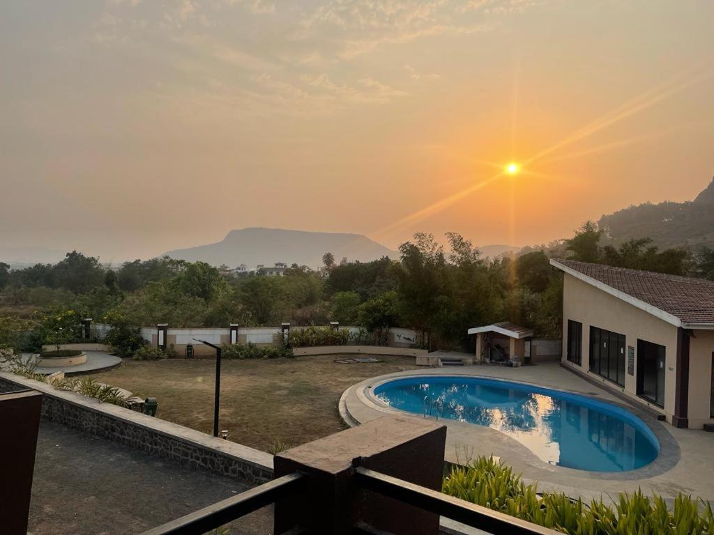 Villa At Lonavala - Saga Montana Bagian luar foto